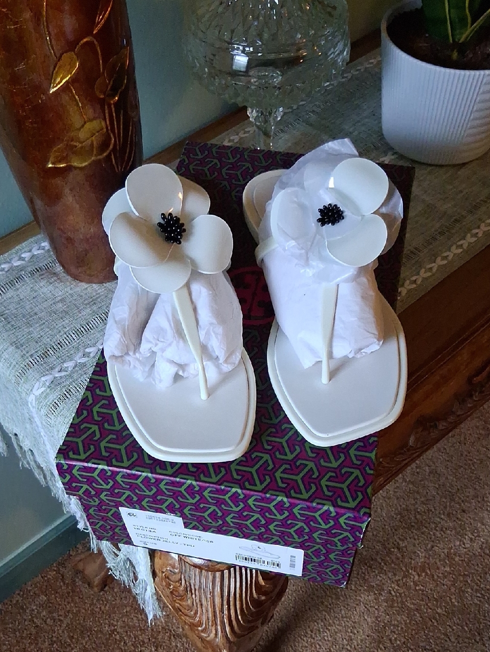 NIB - Tory Burch White Floral Jelly Thong Sandals with Black Center